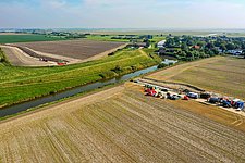 HDD-Bohrung am Binnendeich zur Unterquerung des Warwerorter Kanals bei Büsum, Schleswig-Holstein.