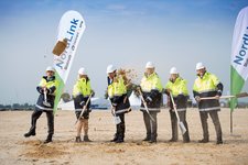 Erster Spatenstich bei den Feierlichkeiten zum Baustart von NordLink in Deutschland im September 2016