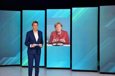Moderator Marco Seiffert, im Bild Dr. Angela Merkel (Bundeskanzlerin)