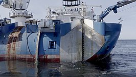 Seekabelverlegung von NordLink in der deutschen Nordsee mit dem Kabelverlegeschiff NKT Viktoria im Mai 2019.